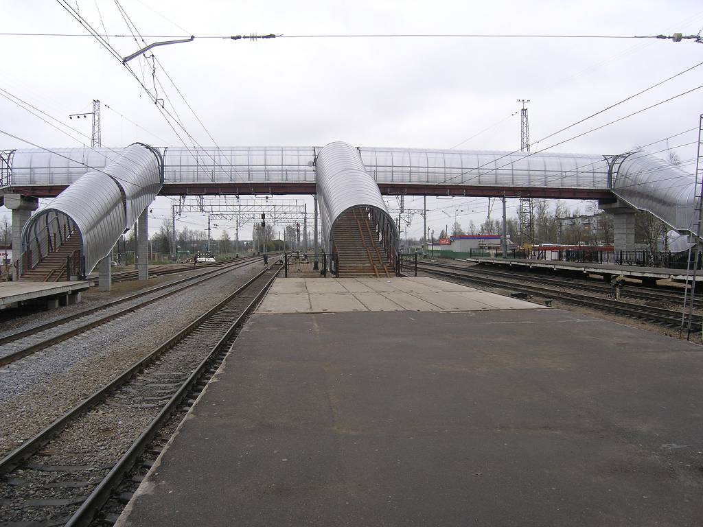Пешеходный мост на станции Тосно на 53км линии Санкт-Петербург - Москва Октябрьской ж.д. 2007 год