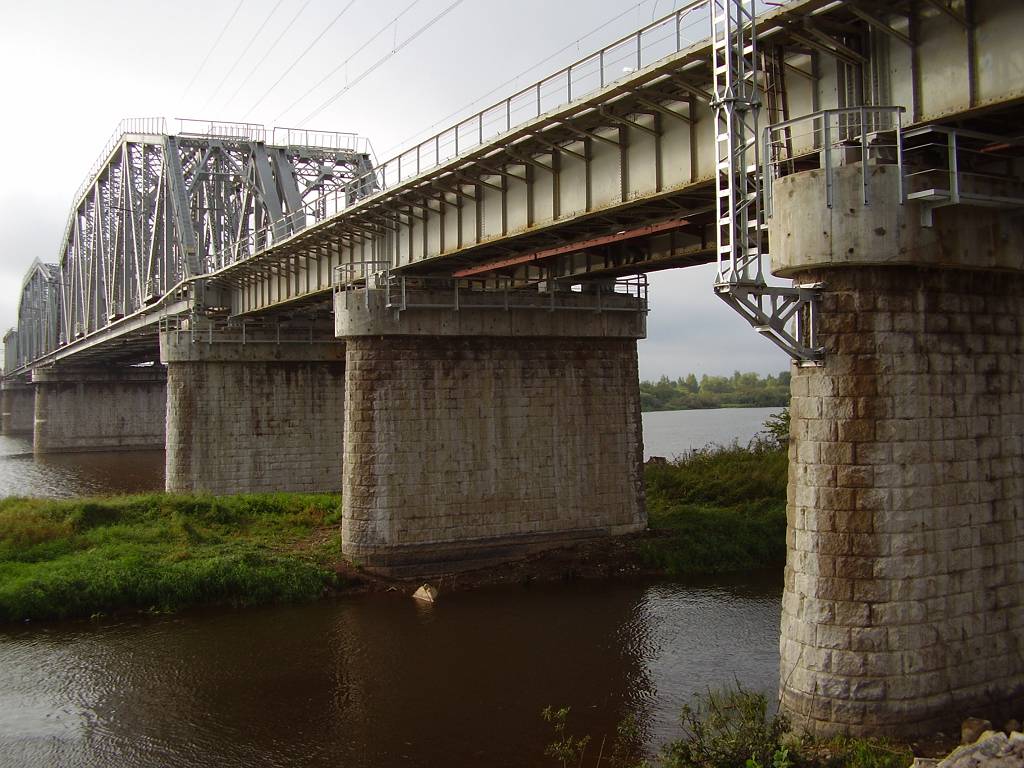 Капитальный ремонт моста через р. Волхов на 126км линии Санкт-Петербург - Москва 2006 год